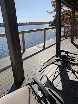 Large open lower deck overlooks Swan Lake- direct access via stairs to the water