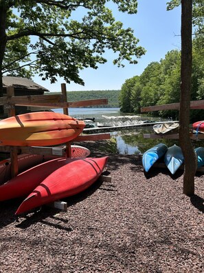 Steps from Boulder Lake Club amenities!