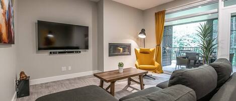 Living room, with sofa bed and gas fireplace