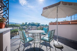 Autumn, Balcony / Terrace / Patio, Spring, Summer