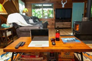 Free WIFI, seating for 6, large TV with streaming services and classic Nintendo
