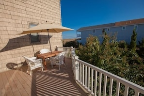 Front deck