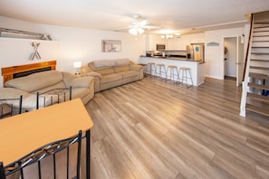 1st Floor
 Living room