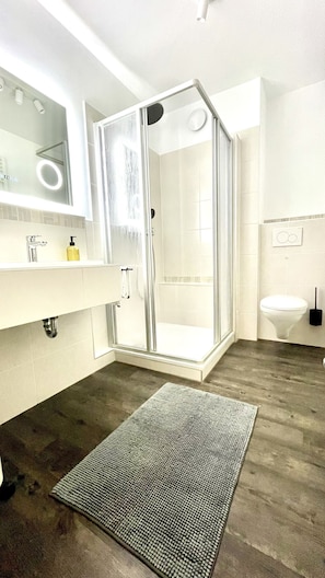 bathroom 1 apartment Weinsinnig