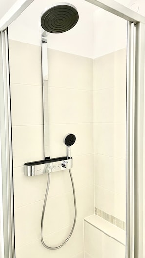 shower bathroom 1