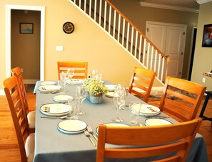 Dining table seats 6
