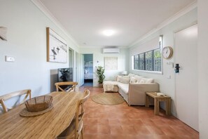 Open plan Kitchen ,dinning and living