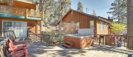 Big Bear Vacation Rental | 3BR | 3.5BA | Stairs Required | 2,400 Sq Ft
