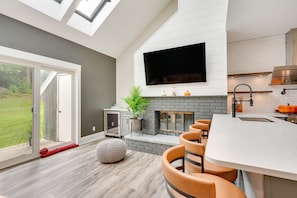 Living Room | Wet Bar | Smart TV | Fireplace