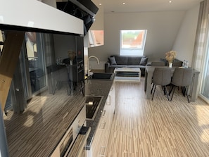 Ferienwohnung Typ 2 (BestBoarding24 Holzgasse 10a)-Essbereich