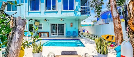 Canal front townhouse with pool and ocean access (8 of 14)