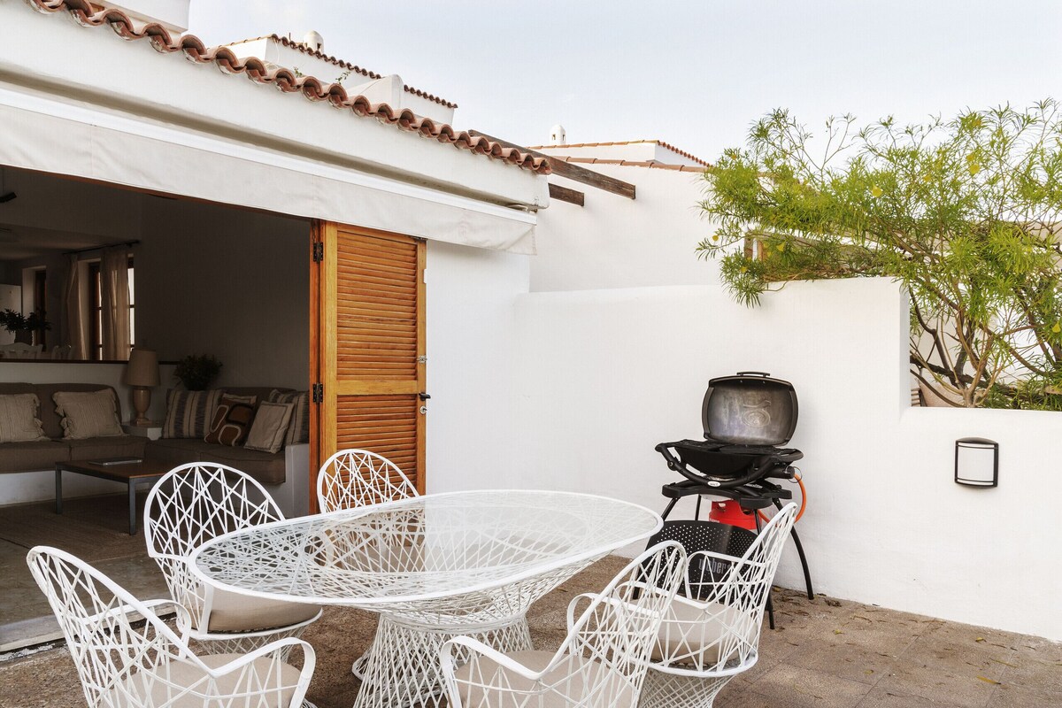 Seafront bungalow, golf, swimming pool, relax pool