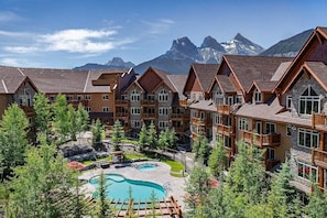 Three Sisters & Stoneridge