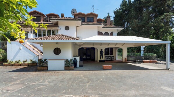 Exterior