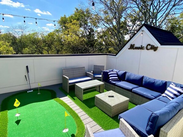Rooftop Deck w/ TV, Golf, Grill, & More