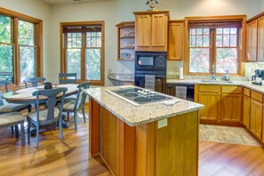 Kitchen | Dog Friendly w/ Fee | Expansive Mountain Views