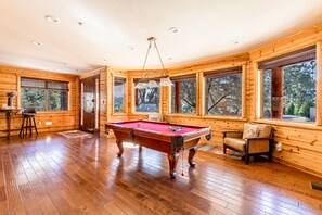 Spielezimmer