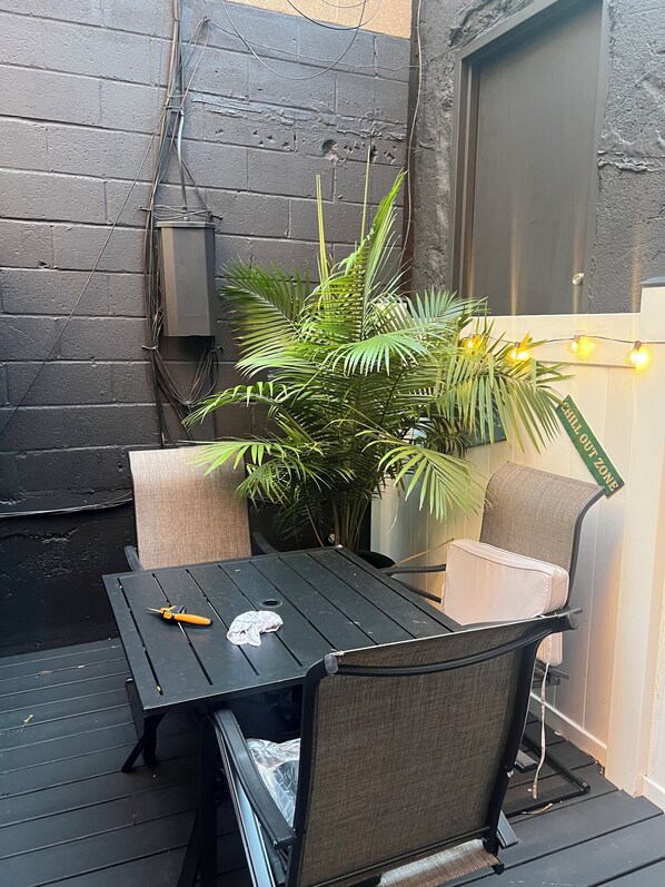 Outdoor dining