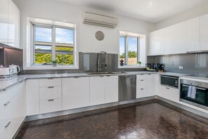 Modern, fully-equipped kitchen