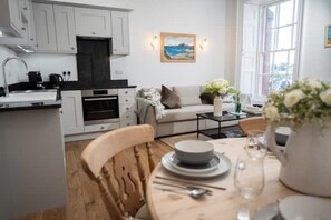 Sitting room and fully functioning kitchen