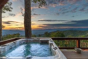 Hot tub - View of mountains from the hot tub