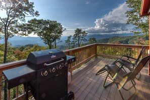 Open Deck - Gas Grill - View