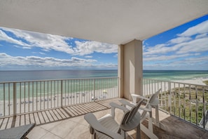 Spacious balcony with amazing views!