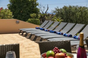 Carvoeiro Rentals Casa Vista Alta Sunbeds