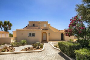 Carvoeiro Rentals Casa Vista Alta entrance