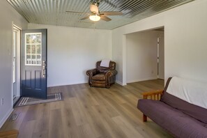 Front Entrance | Living Area