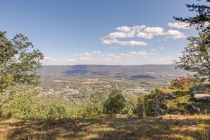 Private Deck | Gas Grill | Mountain Views