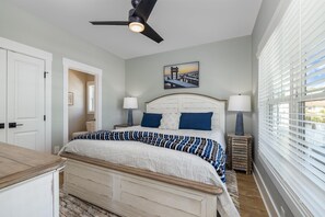 King bed 1st floor