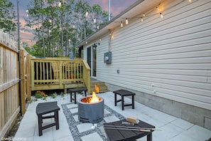 Firepit with smores after a long day at the beach? Yes, please!