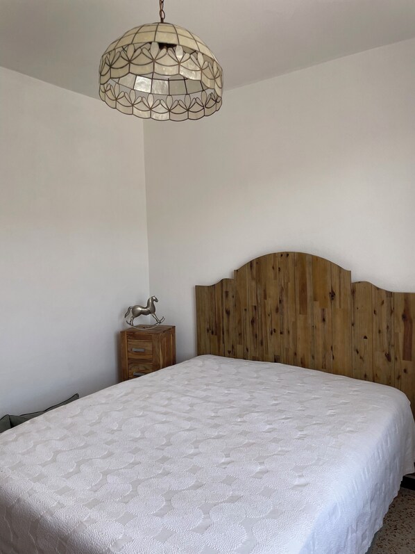 Chambre trois
190 / 200