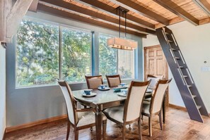 Dining Area for 6