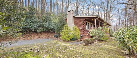 Blowing Rock Cabin in the Woods!