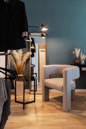 Seating area in the 1st bedroom