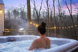 Outdoor spa tub
