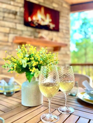 Outdoor dinning