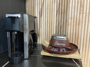 Kaffee und/oder Kaffeemaschine