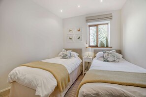 The Byres Bedroom 2 - StayCotswold