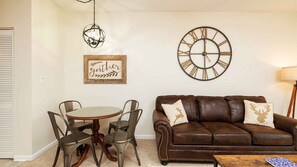 Queen Sleeper sofa plus 2 bedrooms? Oh yes!! 