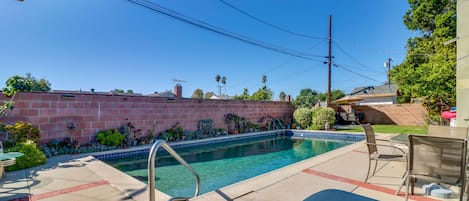 North Hills Vacation Rental | 2BR | 2BA | 1 Step Required | 1,850 Sq Ft