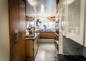 The state of the art Kitchen will bring out the Chef in you! 