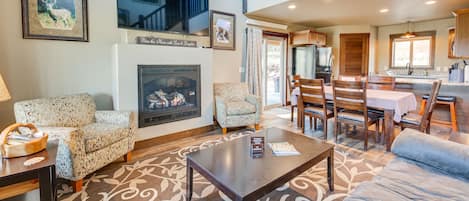 Sturgis Vacation Rental | 4BR | 2BA | 2,000 Sq Ft | 1 Small Step to Enter