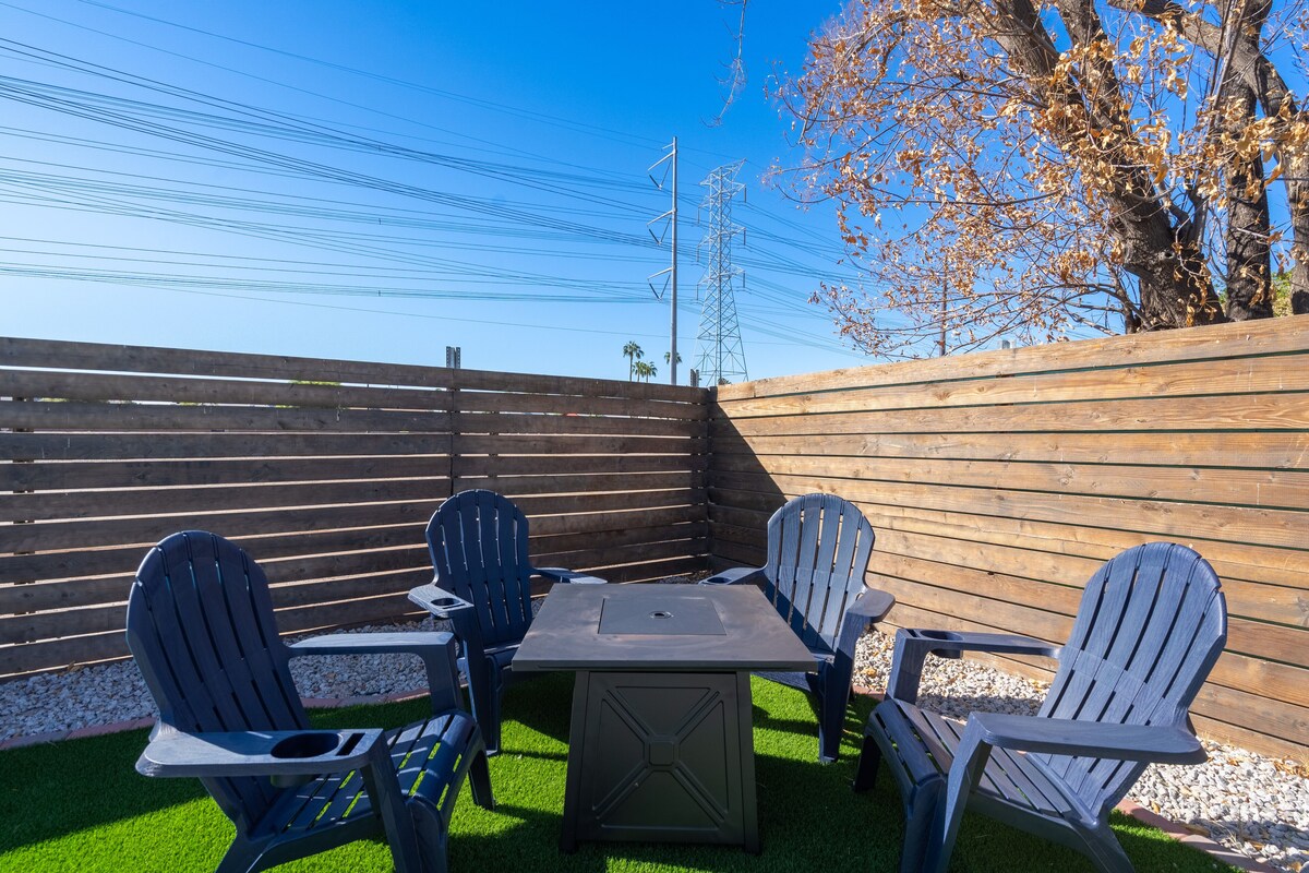 !NEW! Pool + Gym + Free Golf! Family Desert Oasis