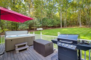 Deck | Private Hot Tub | Outdoor Dining Area | Gas Grill