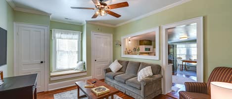 New Bern Vacation Rental | 1BR | 1BA | Stairs to Access | 800 Sq Ft