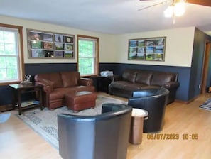 We have a large livingroom with lots of seating.