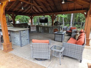 Outdoor Kitchen